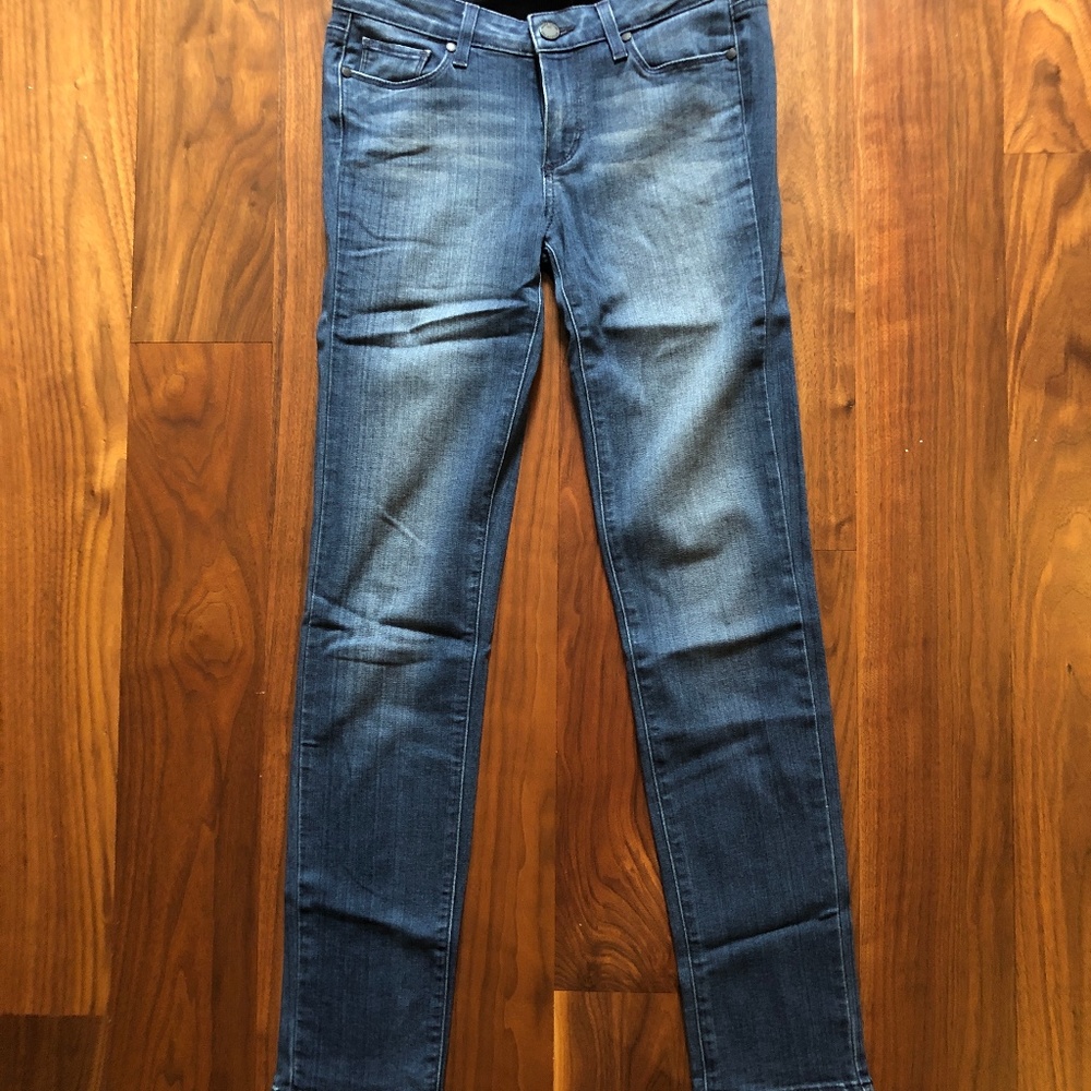 Paige Skyline Skinny Jeans - size 27